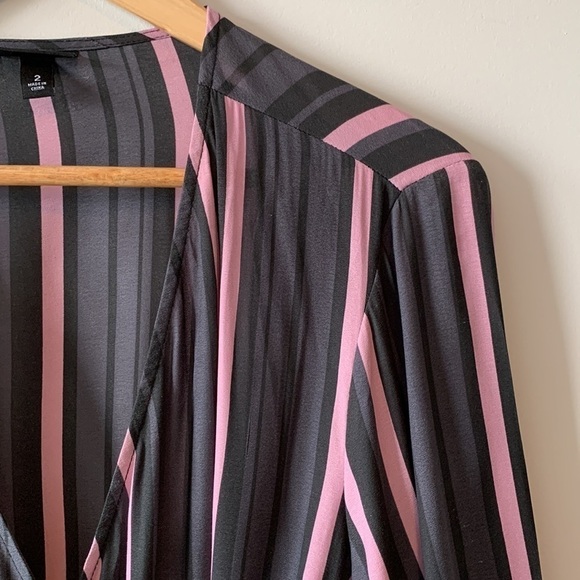 Torrid Crepe Surplice Pink & Grey Wrap Top Size 2X - Picture 7 of 14